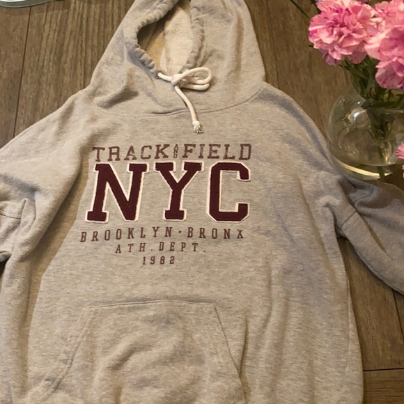 Rare not sold anymore comfy hoodie!😍 - Picture 2 of 2